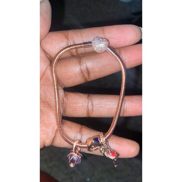 Pandora Moments Sparkling Rose-Gold Heart Charm Bracelet | 19 cm - Picture 4 of 8